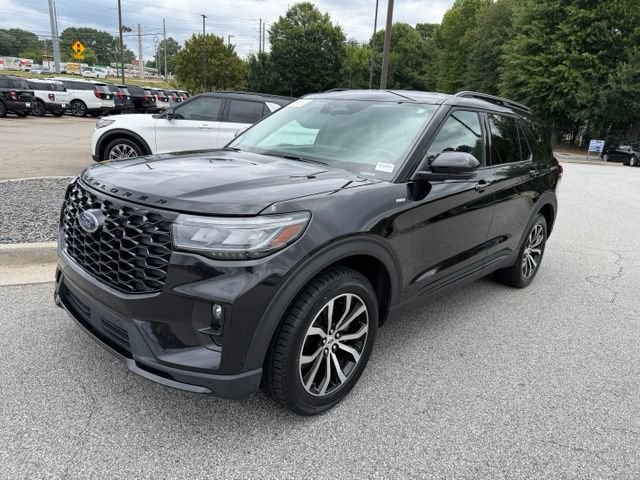 Certified 2025 Ford Explorer ST-Line AWD/4WD image 4