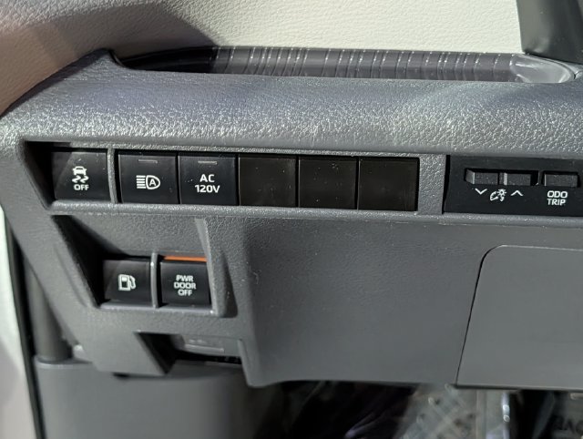 Used 2023 Toyota Sienna XSE w/ XSE Plus Package AWD/4WD image 22