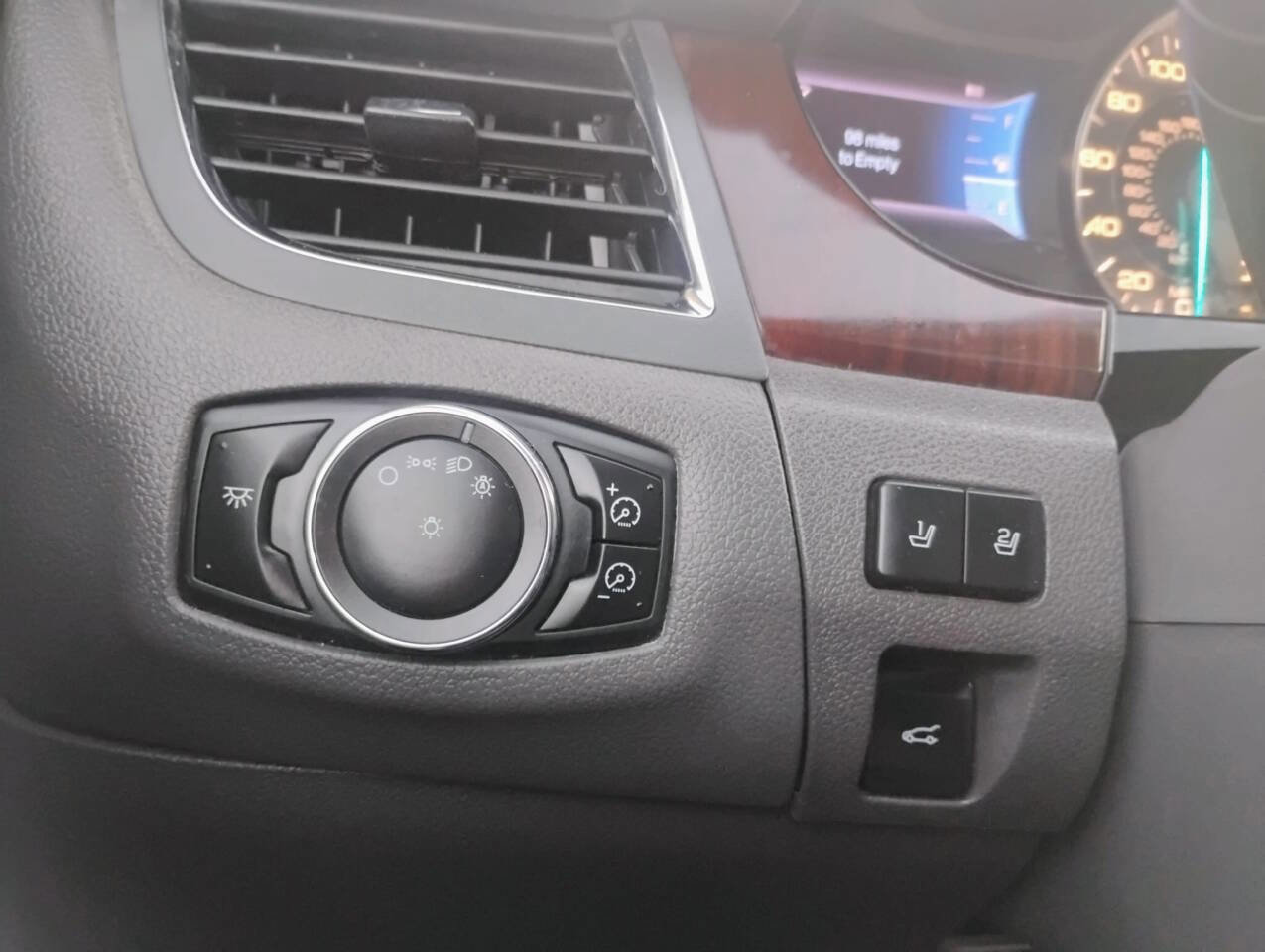 Used 2013 Ford Edge Limited image 18