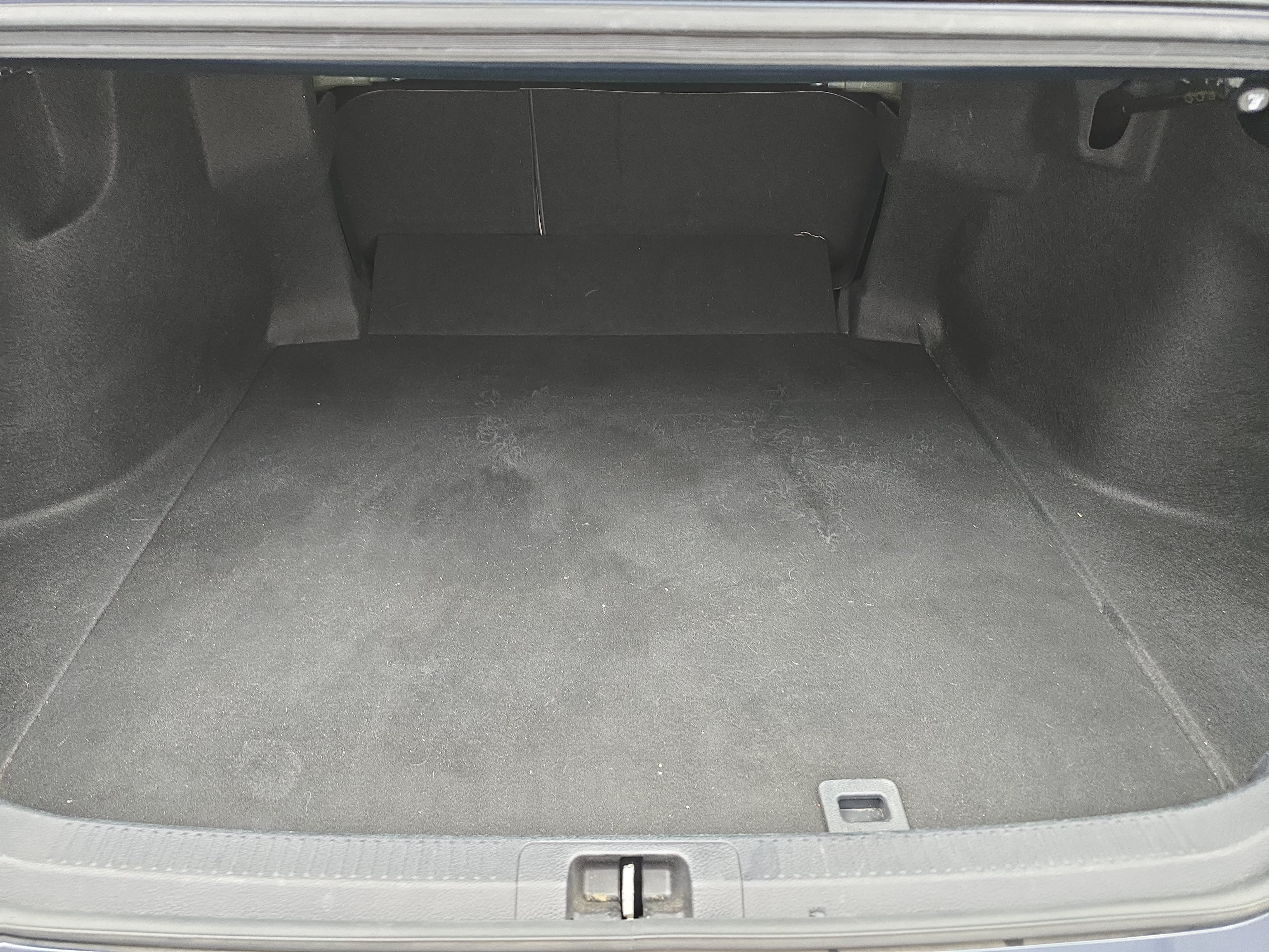 Used 2019 Toyota Camry LE FWD image 12