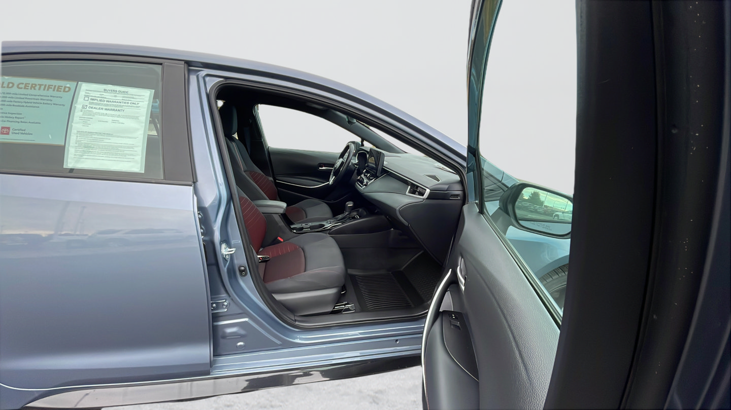Certified 2025 Toyota Corolla SE w/ Convenience Package FWD image 31