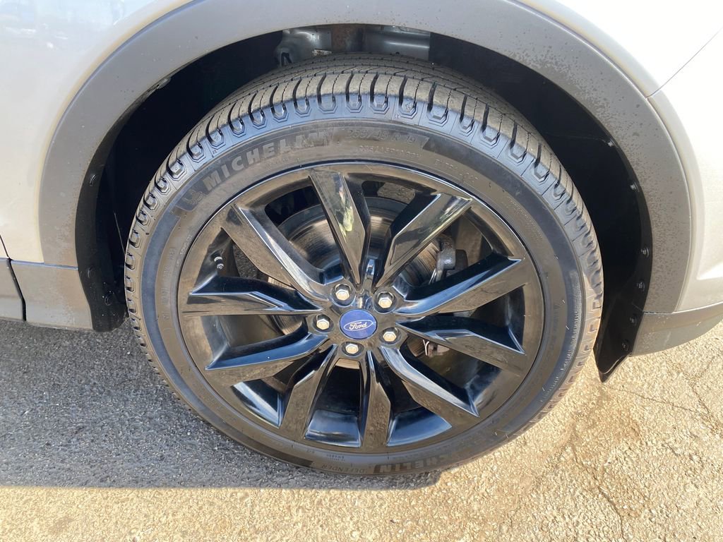 Used 2018 Ford Escape SE w/ SE Sport Appearance Package FWD image 27
