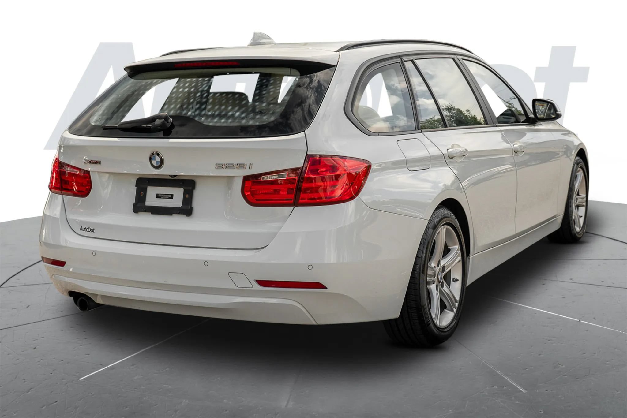 Used 2014 BMW 328i xDrive Wagon AWD/4WD image 3