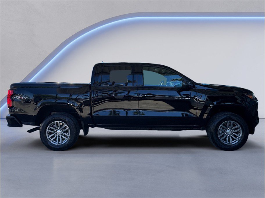 Used 2023 Chevrolet Colorado LT w/ LT Convenience Package II AWD/4WD image 7