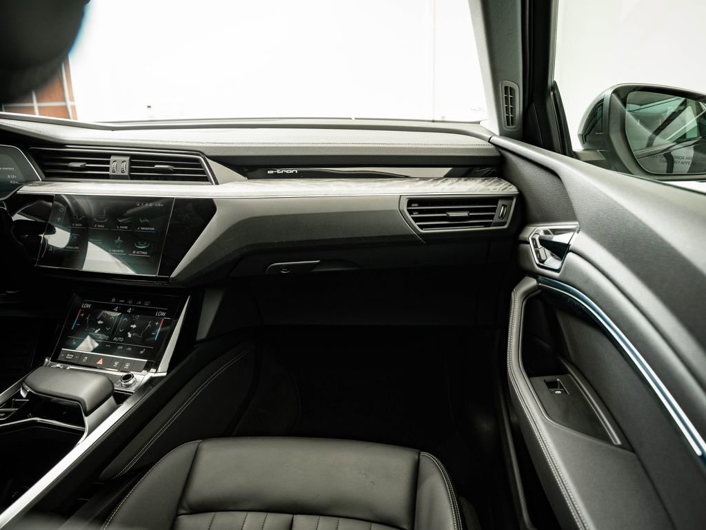 Used 2021 Audi e-tron Premium w/ Convenience Plus Package AWD/4WD image 46