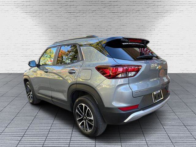 Used 2025 Chevrolet TrailBlazer LT image 3