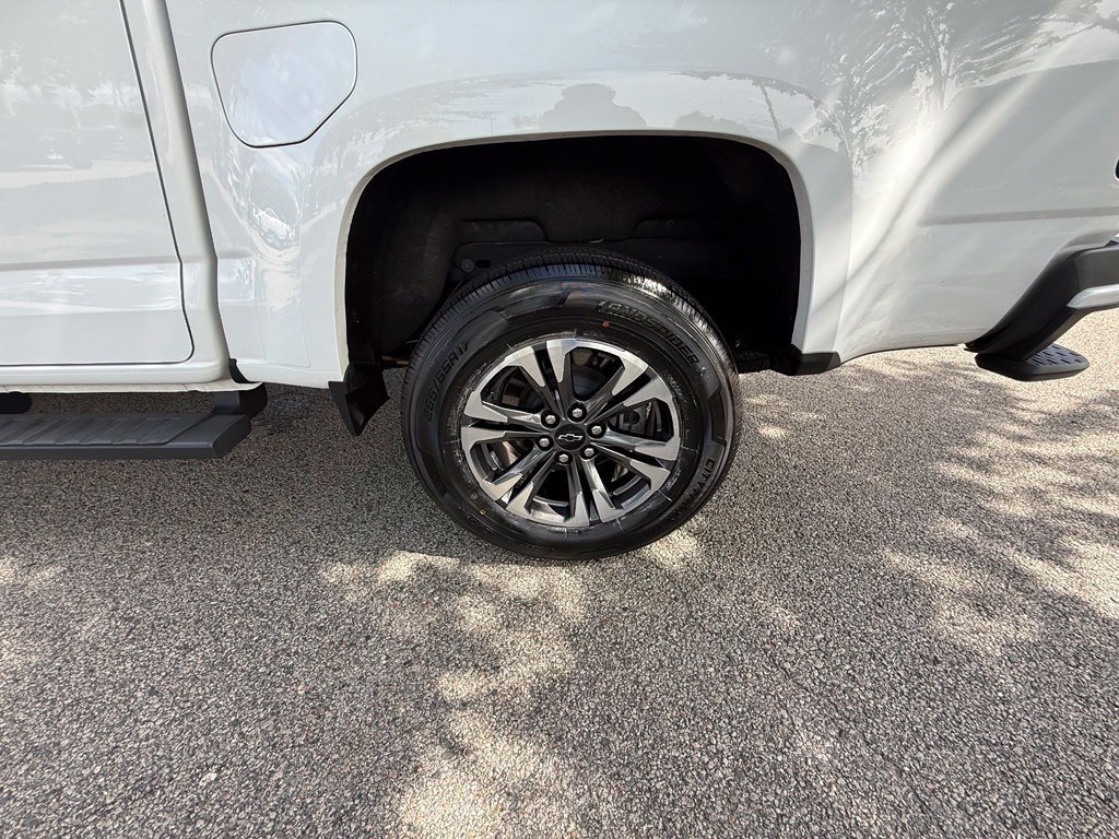 Used 2022 Chevrolet Colorado Z71 w/ Safety Package RWD image 32
