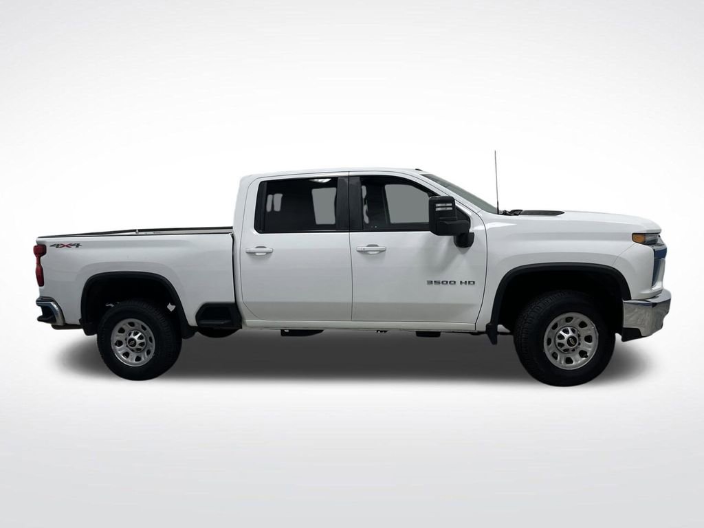 Used 2022 Chevrolet Silverado 3500 LT image 2