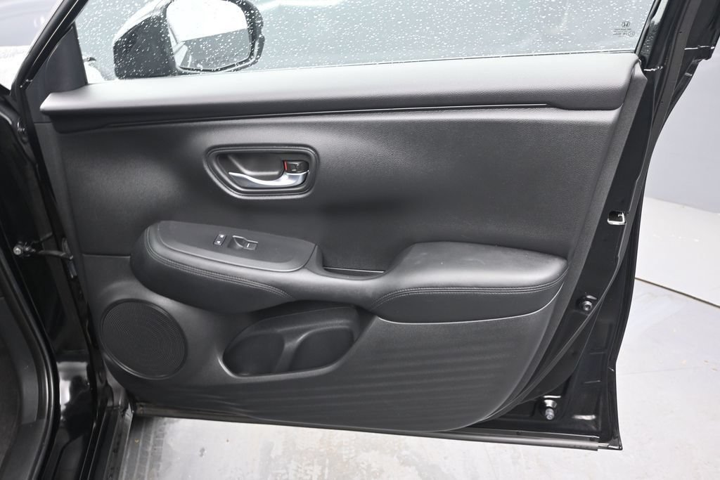 Used 2023 Honda HR-V LX image 18