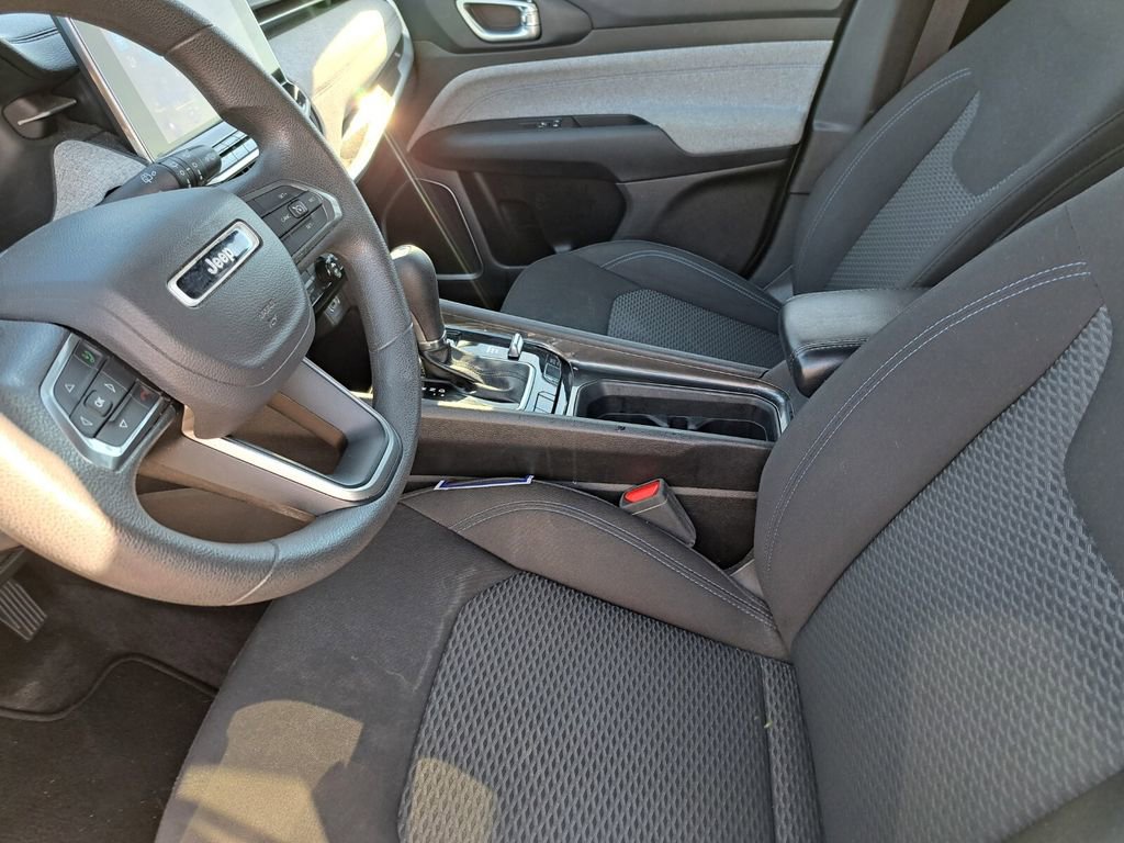 Used 2023 Jeep Compass Sport image 17