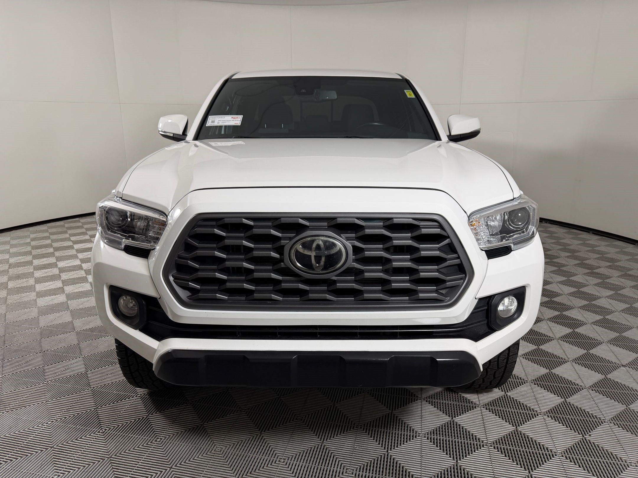 Used 2022 Toyota Tacoma TRD Off-Road w/ Black Out Package (TMS) AWD/4WD image 6