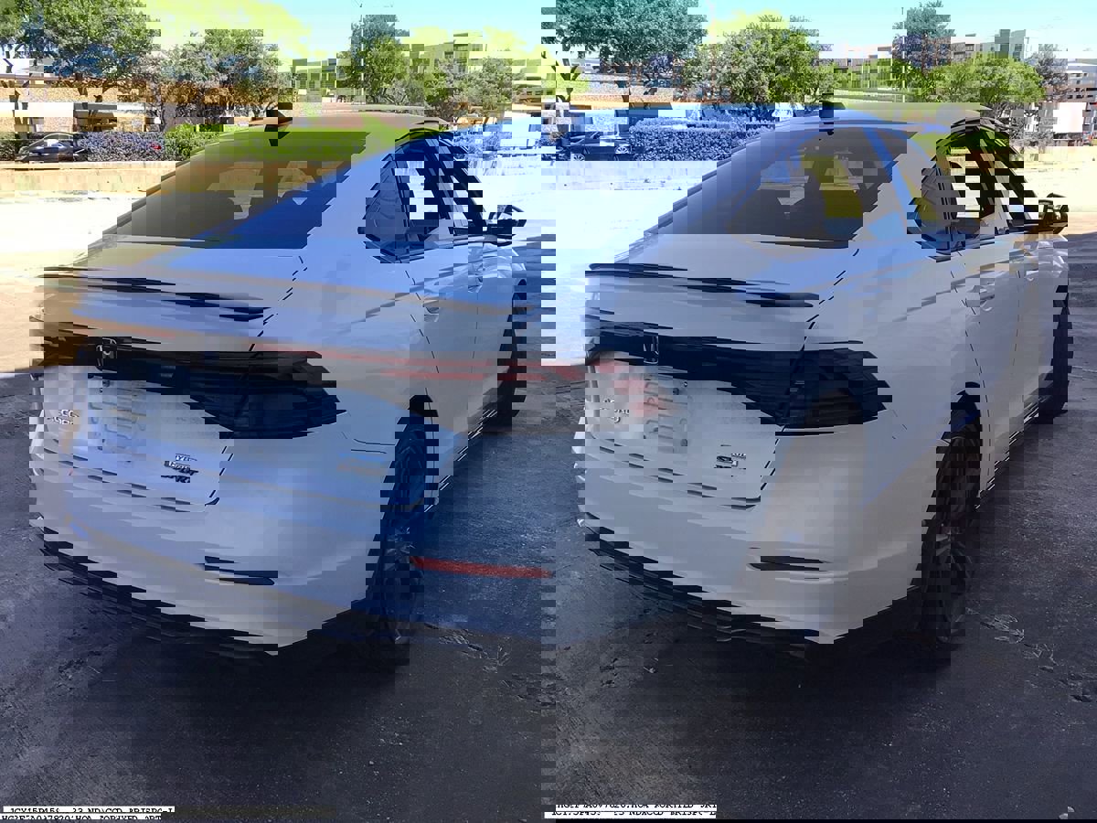 Used 2023 Honda Accord Sport image 5