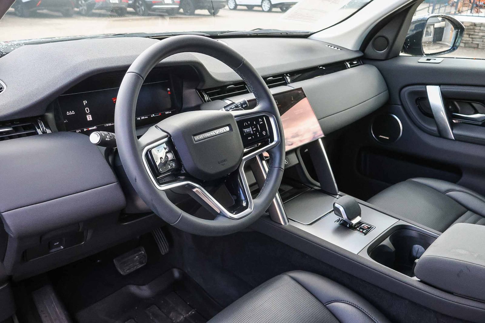 Used 2025 Land Rover Discovery Sport S image 29