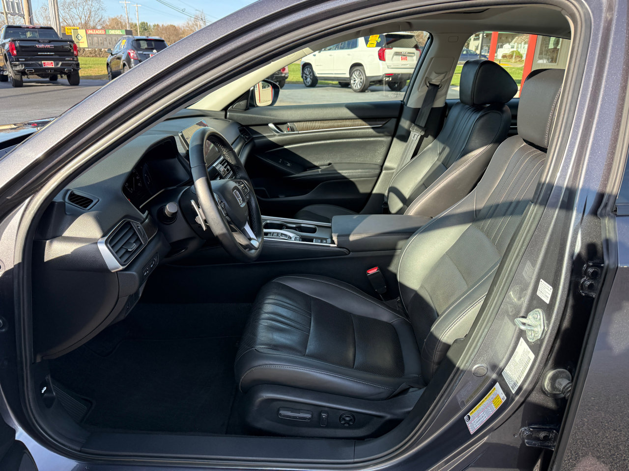 Used 2022 Honda Accord Touring image 10