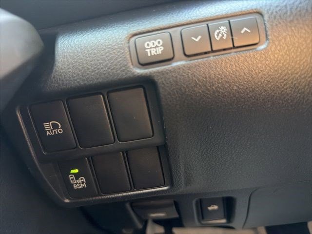 Used 2017 Lexus IS 300 F Sport w/ F Sport Package image 29