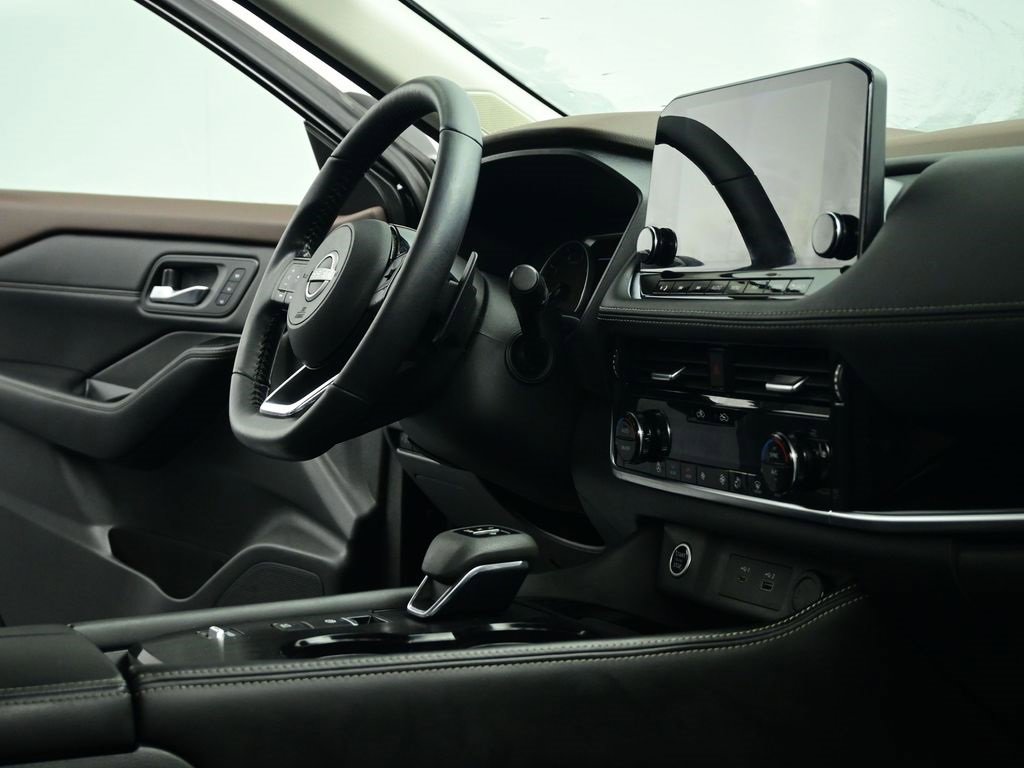 Used 2023 Nissan Rogue SL w/ SL Premium Package image 26