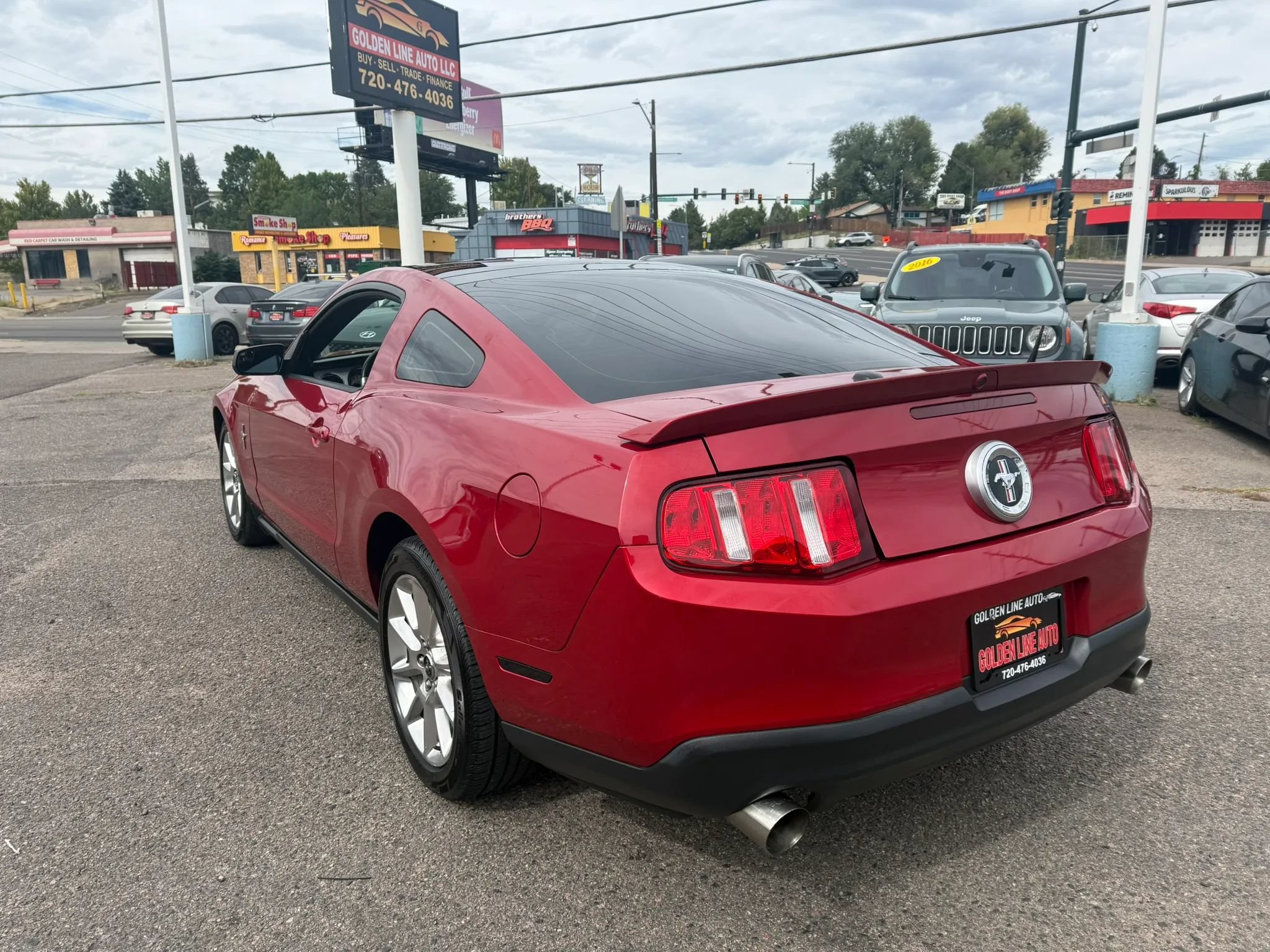 Used 2011 Ford Mustang Premium w/ 202A Rapid Spec Order Code RWD image 6