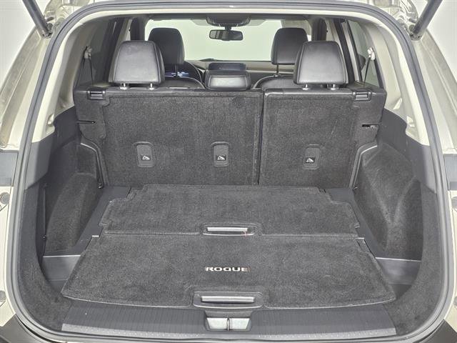 Used 2021 Nissan Rogue Platinum image 18