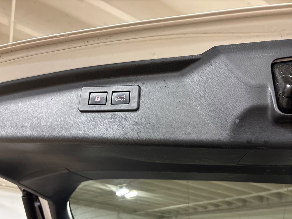 Used 2020 Subaru Outback Limited image 14