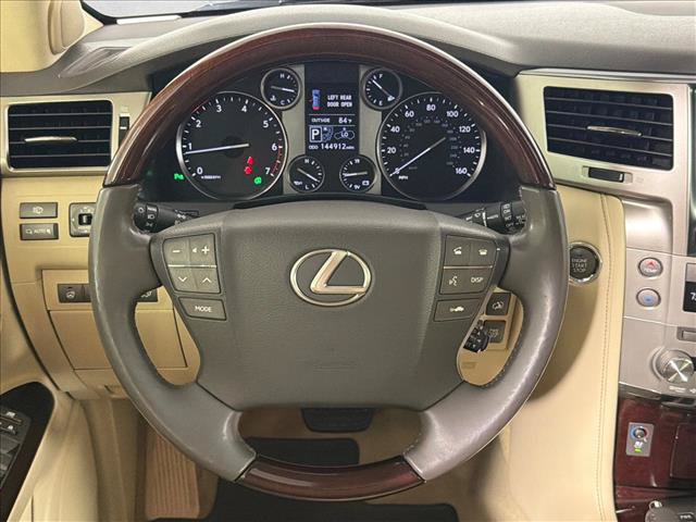 Used 2013 Lexus LX 570 4WD w/ Luxury Pkg w/Pre-crash image 26