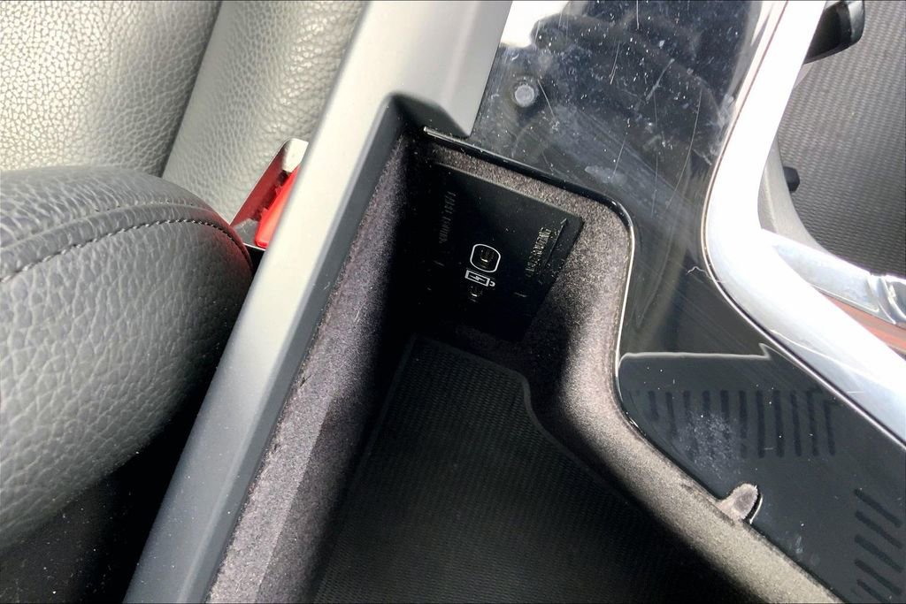 Used 2024 Volvo S60 B5 Plus image 17