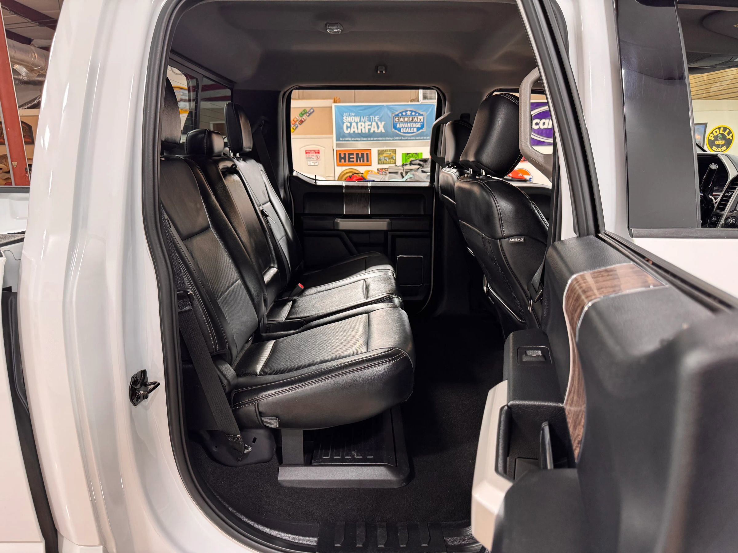 Used 2019 Ford F250 Lariat w/ Lariat Value Package AWD/4WD image 19