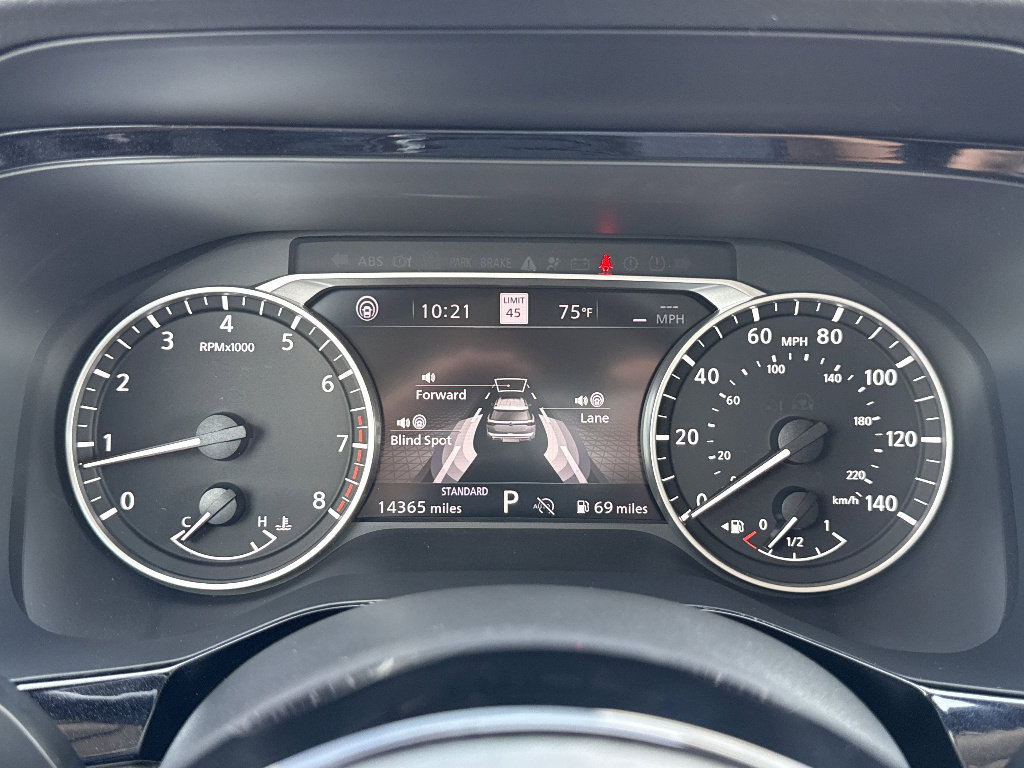 Used 2024 Nissan Pathfinder SL w/ SL Premium Package FWD image 16