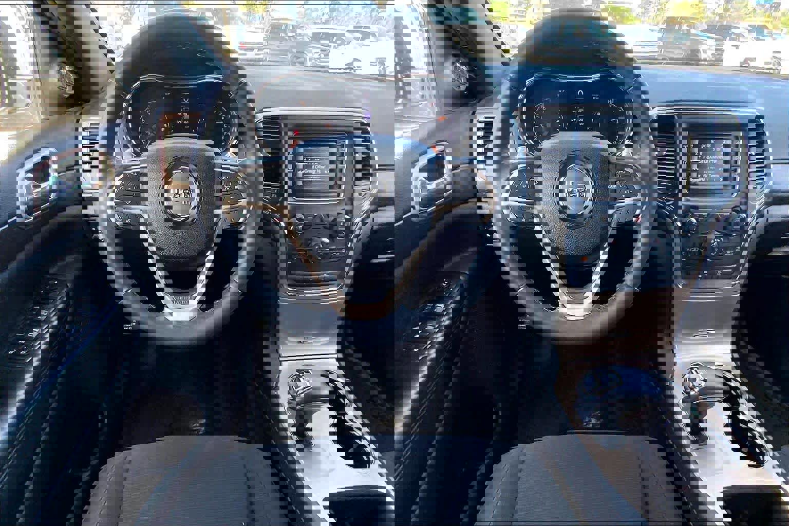 Used 2015 Jeep Grand Cherokee Laredo w/ Quick Order Package 23E image 6