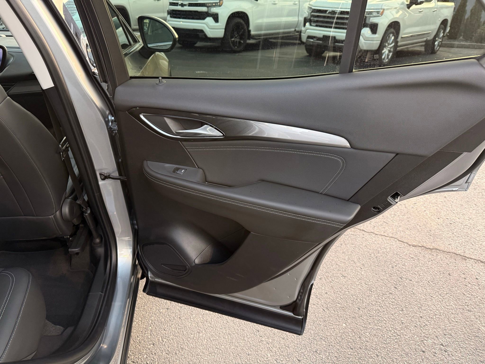 Used 2025 Buick Envision Preferred image 24