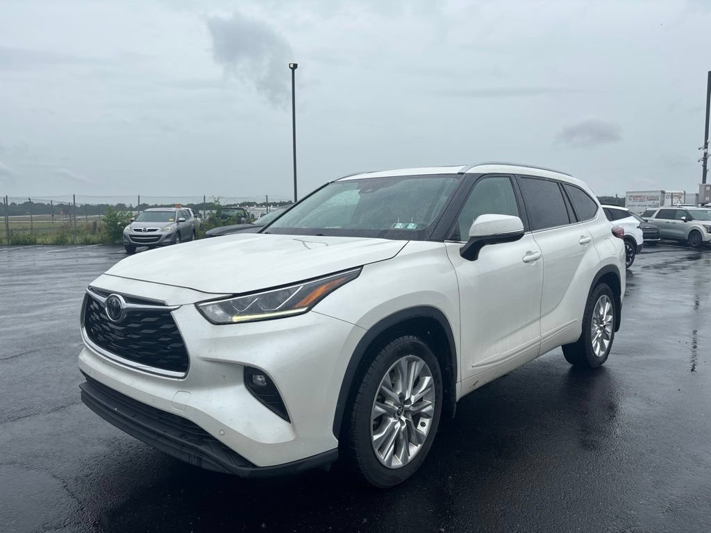 Used 2020 Toyota Highlander Limited w/ Protection Package #3 AWD/4WD image 7
