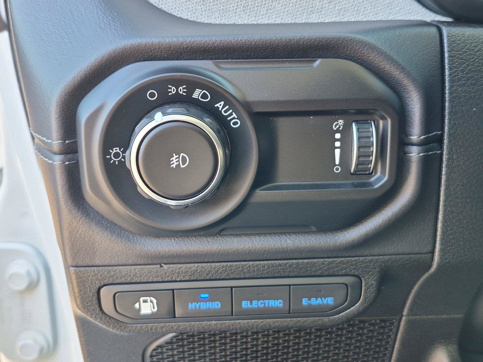 Certified 2025 Jeep Wrangler Unlimited Sahara AWD/4WD image 24