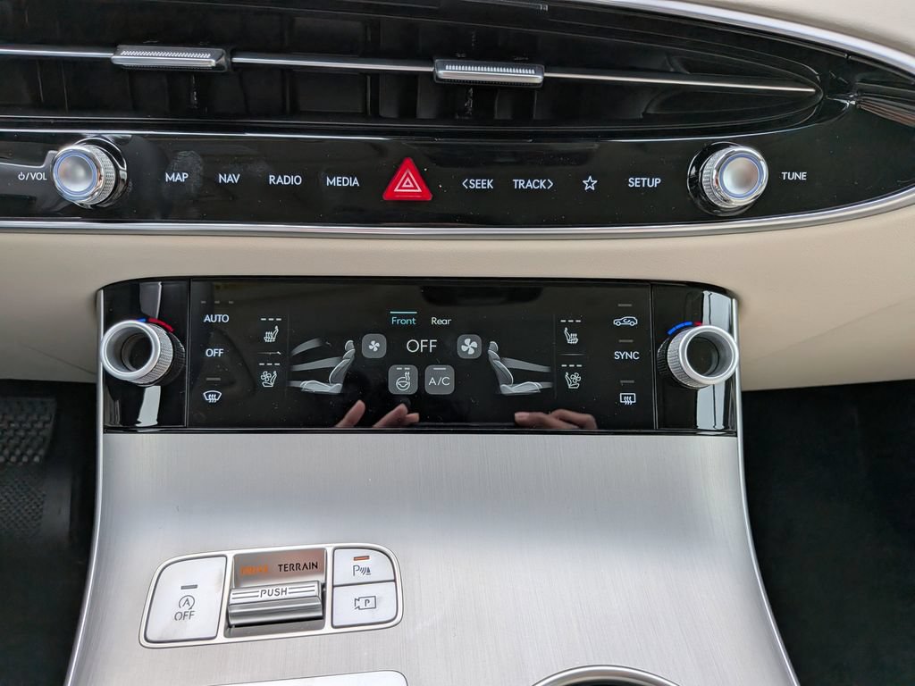 New 2026 Genesis GV70 2.5T Advanced AWD/4WD image 23