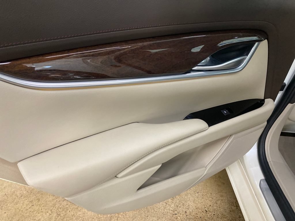 Used 2014 Cadillac XTS Luxury w/ Driver Awareness Package FWD image 15