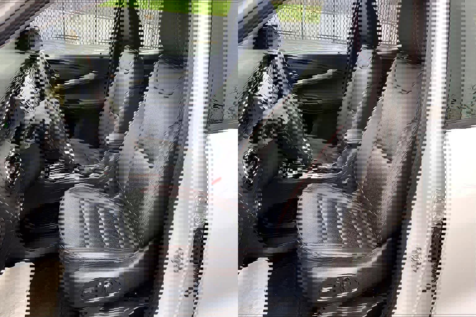 Used 2023 Chevrolet Bolt EUV LT w/ Convenience Package image 27