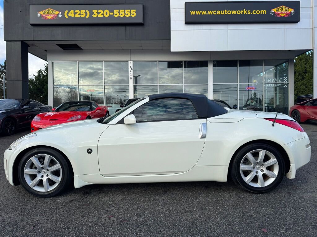 Used 2006 Nissan 350Z Touring image 2