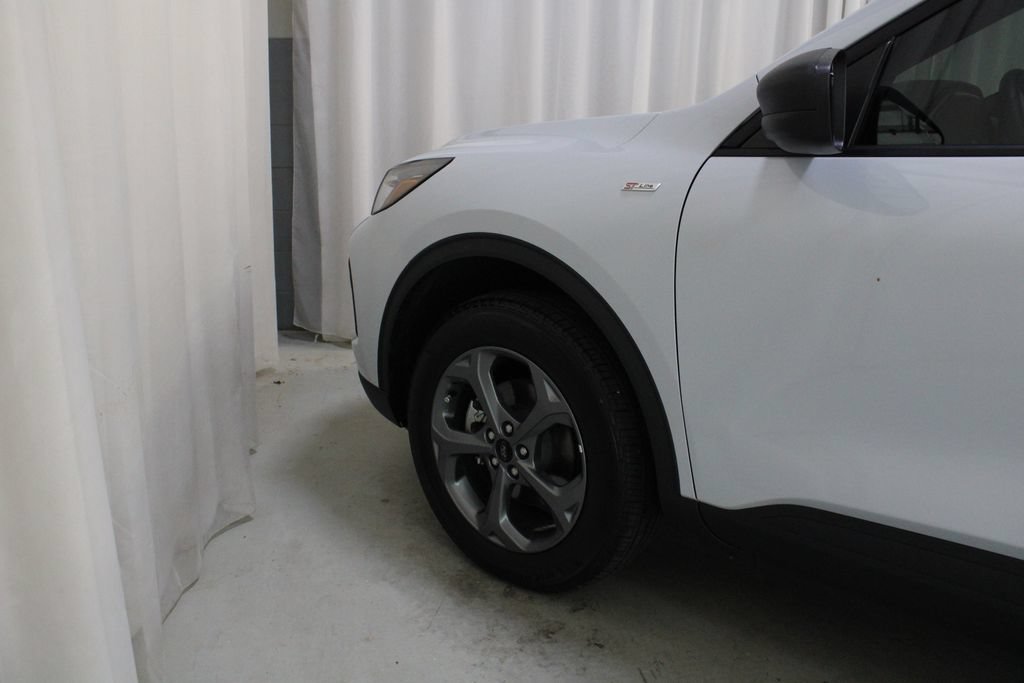 Used 2025 Ford Escape ST-Line w/ Tech Pack #1 AWD/4WD image 29