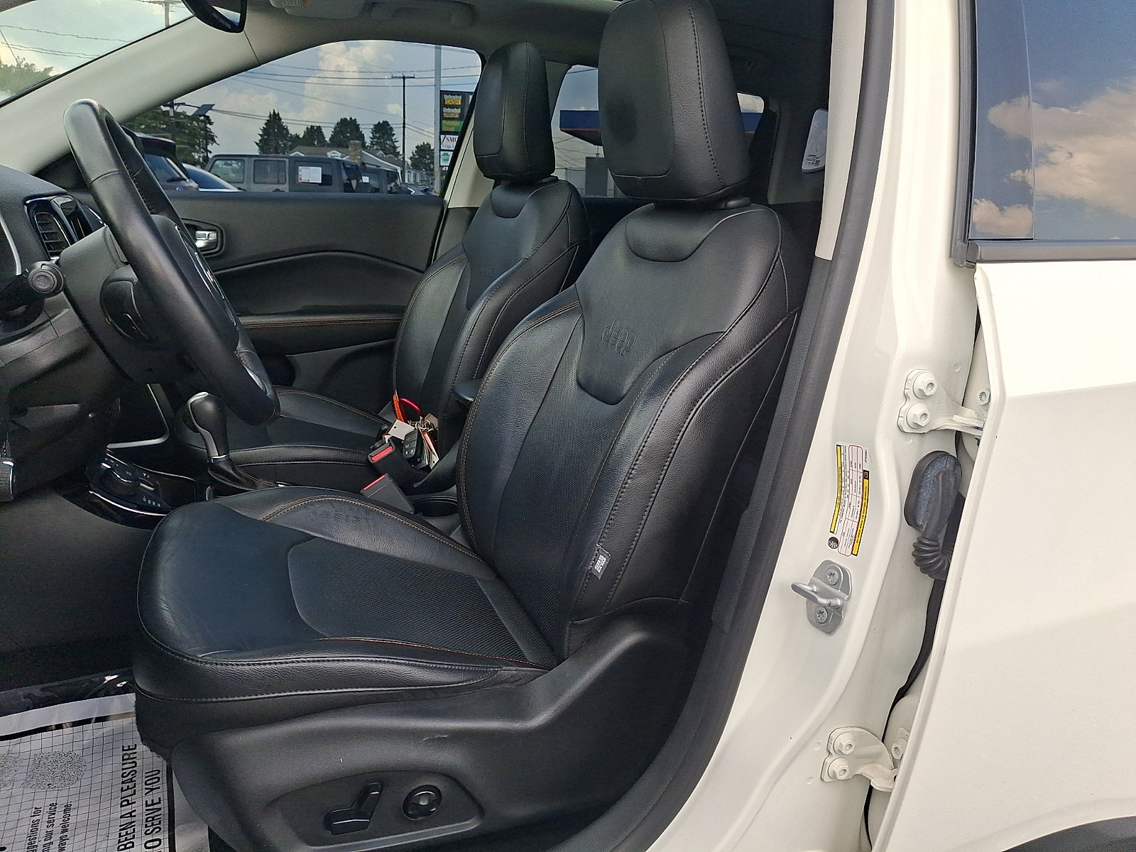 Used 2018 Jeep Compass Limited w/ Navigation Group AWD/4WD image 14