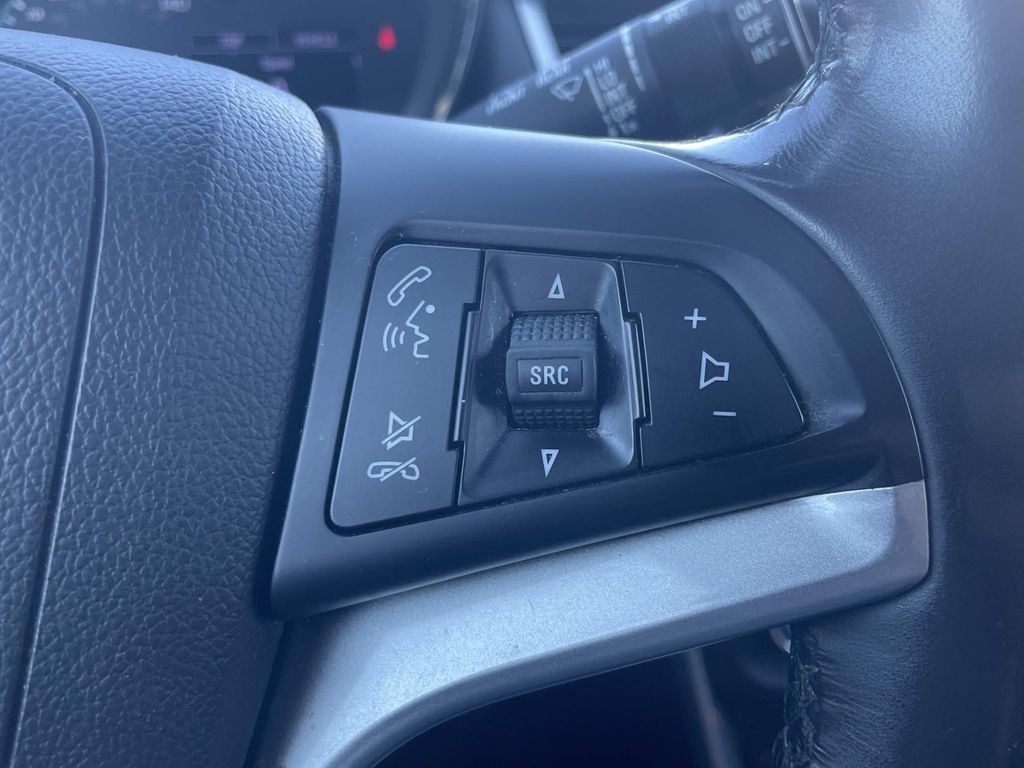 Used 2019 Chevrolet Trax LT w/ LT Convenience Package image 25