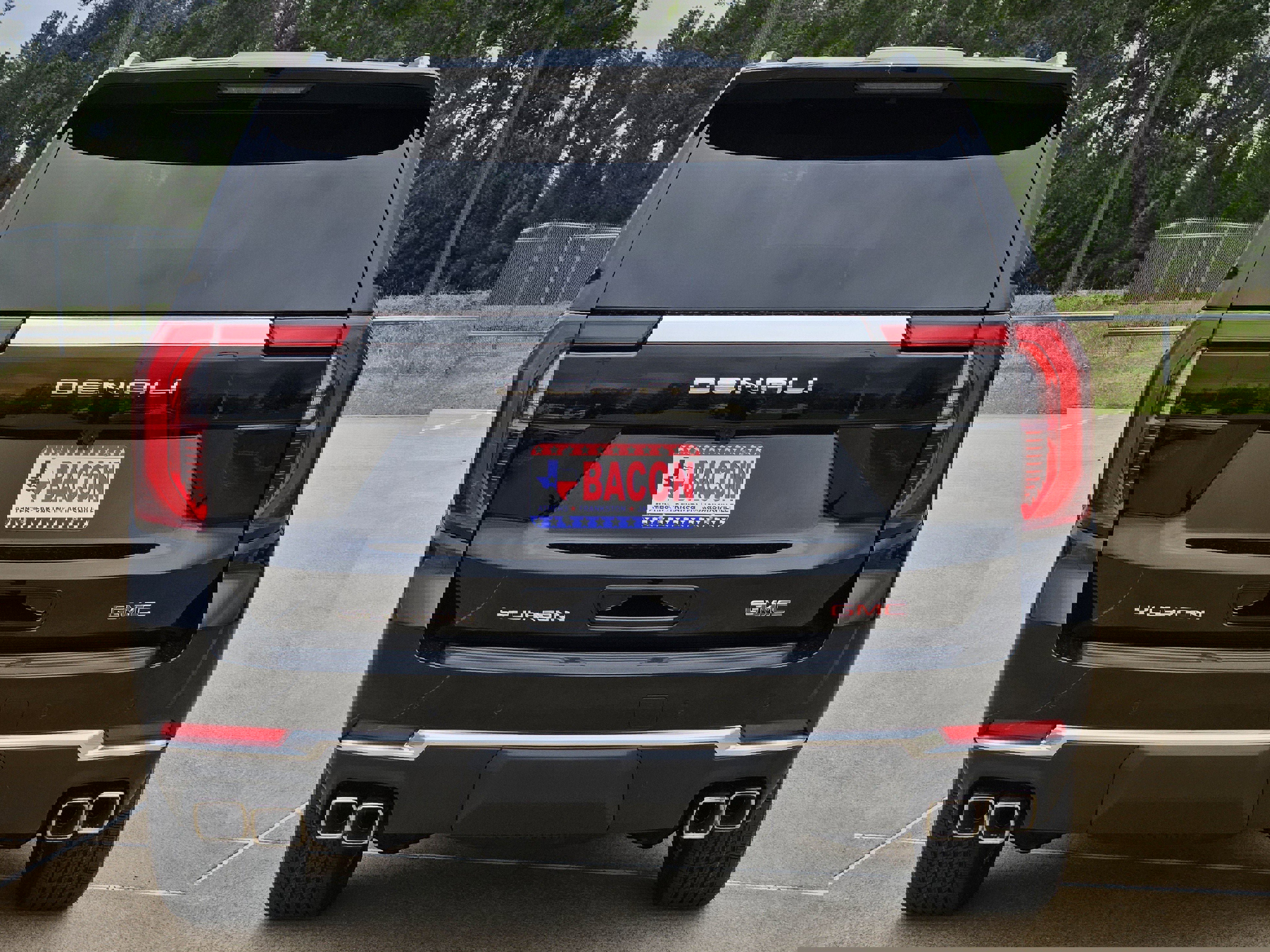 New 2026 GMC Yukon Denali w/ Sun & Power Step Package image 4