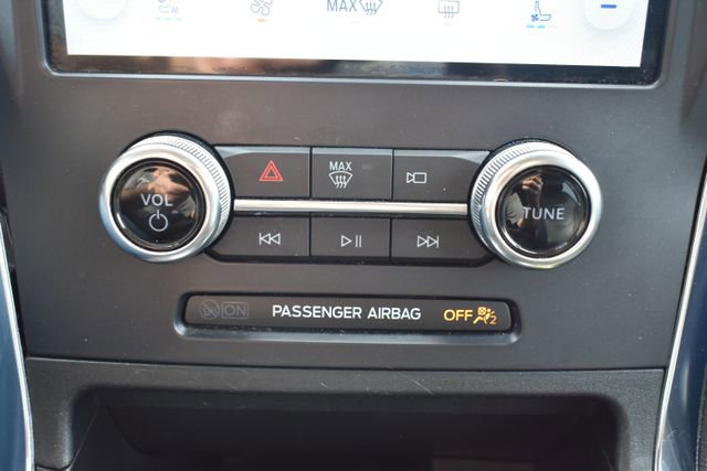 Used 2022 Ford Edge Titanium w/ Equipment Group 301A AWD/4WD image 34