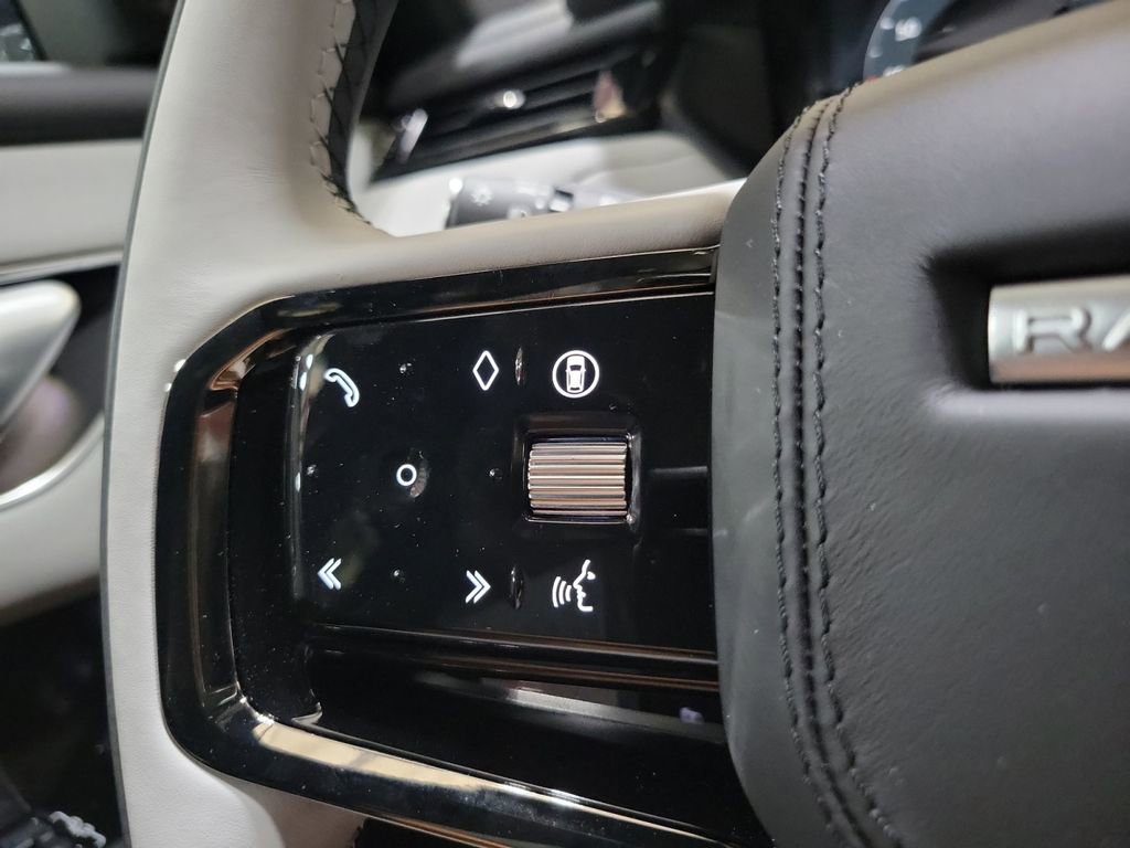 New 2026 Land Rover Range Rover Velar Dynamic SE image 15