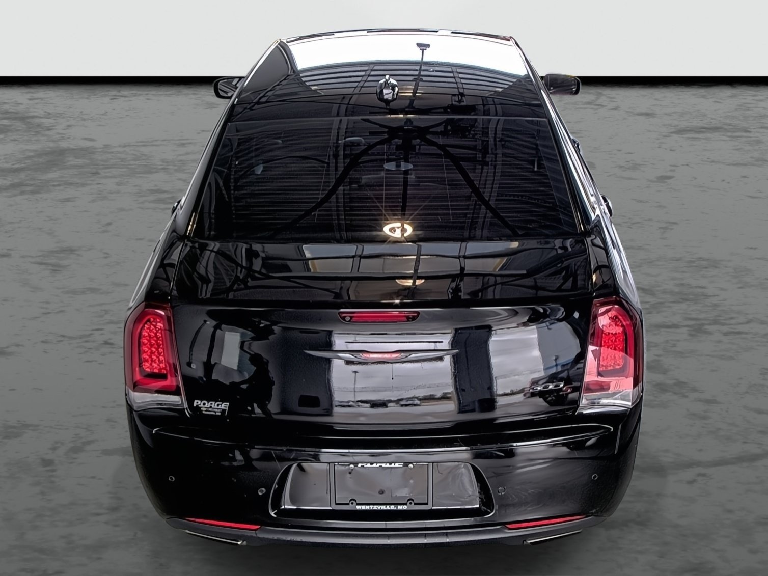 Used 2021 Chrysler 300 S RWD image 3