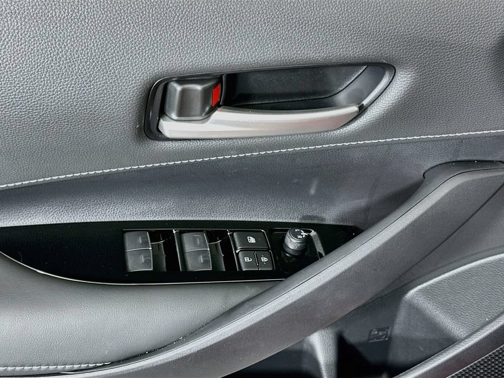 Used 2026 Toyota Corolla SE FWD image 17