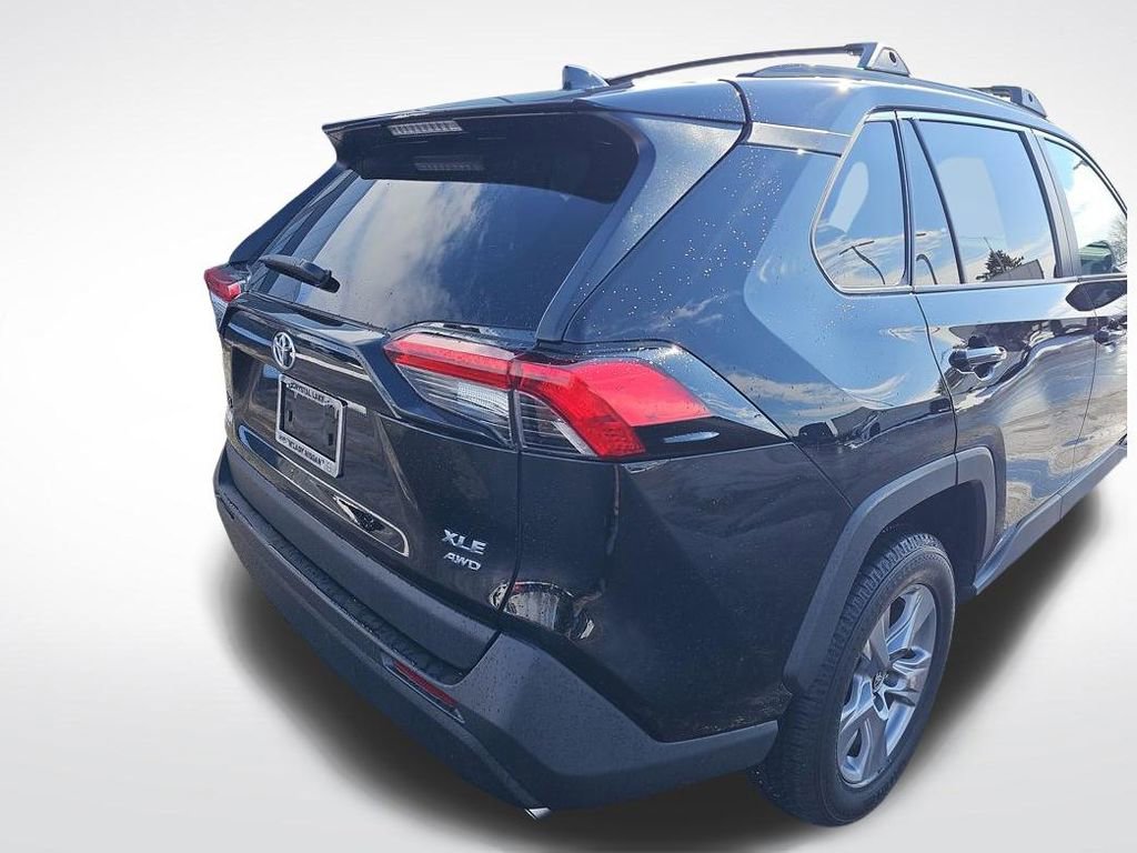 Used 2022 Toyota RAV4 XLE w/ Convenience Package image 13