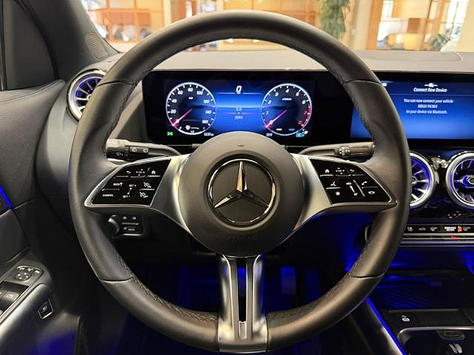 Used 2025 Mercedes-Benz GLA 250 image 10