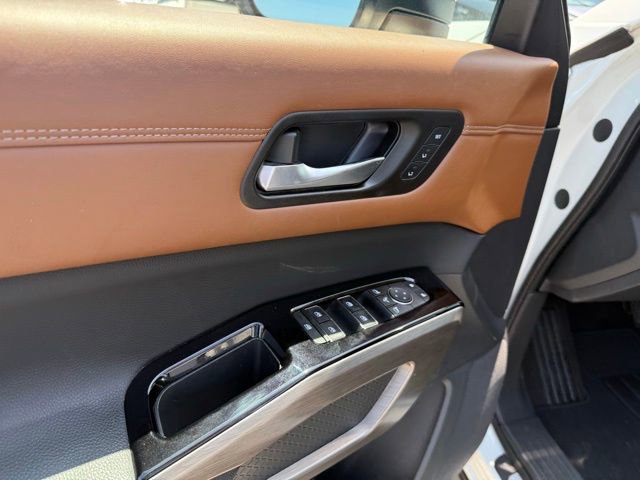 Used 2023 Nissan Pathfinder Platinum w/ Cargo Package AWD/4WD image 31