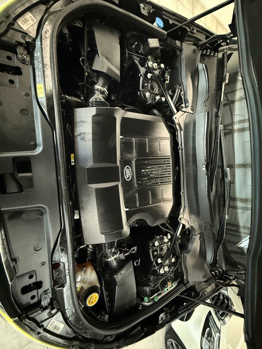 Used 2020 Land Rover Discovery SE image 37