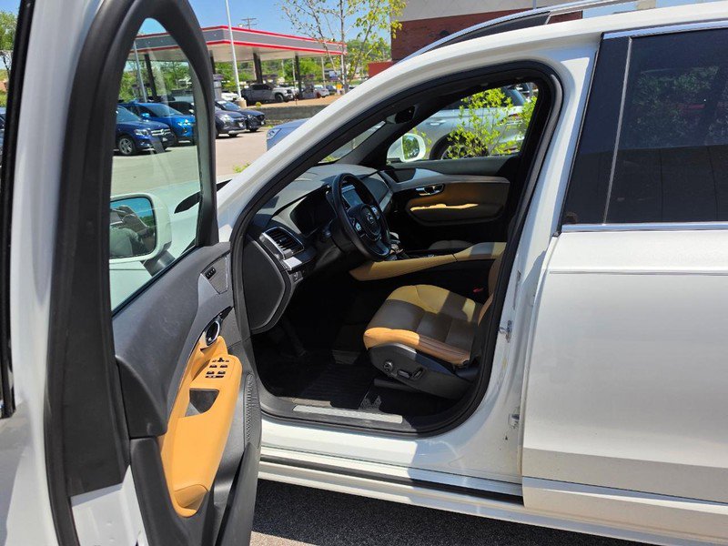 Used 2018 Volvo XC90 T5 Momentum w/ Convenience Package AWD/4WD image 5