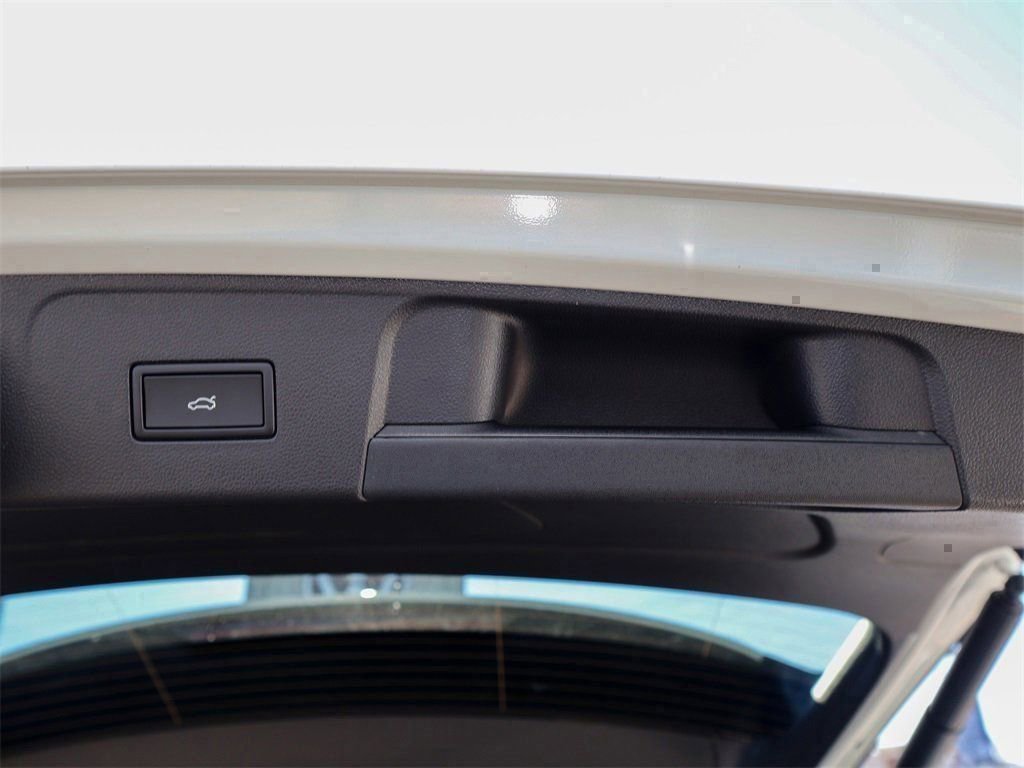 New 2026 Volkswagen Atlas Peak Edition image 11