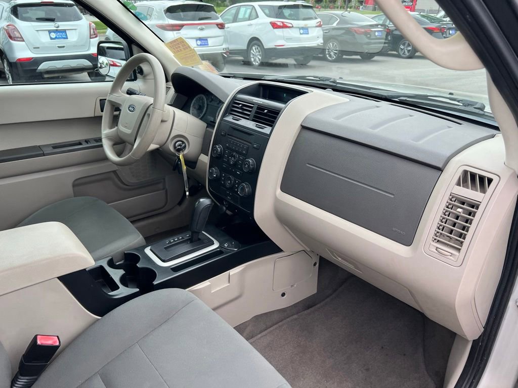 Used 2009 Ford Escape XLS FWD image 24